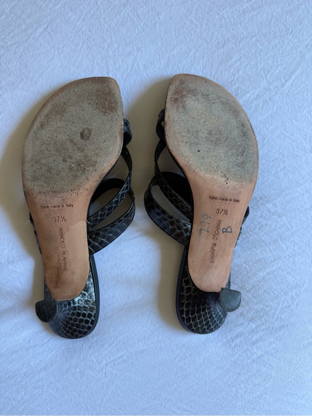 Vintage Manolo Blahnik Black Snakeskin Susa Mules/Sandals on kitten heels - Picture 5 of 13